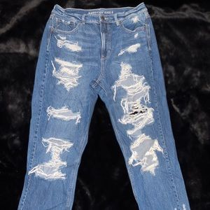 American Eagle mom jean